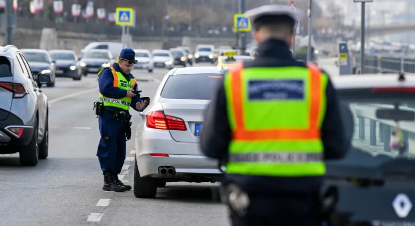 „Nem hiszem, hogy emiatt fogjuk odatenni az ikszet” – meddig zárkózott fel az állami dolgozók bére?