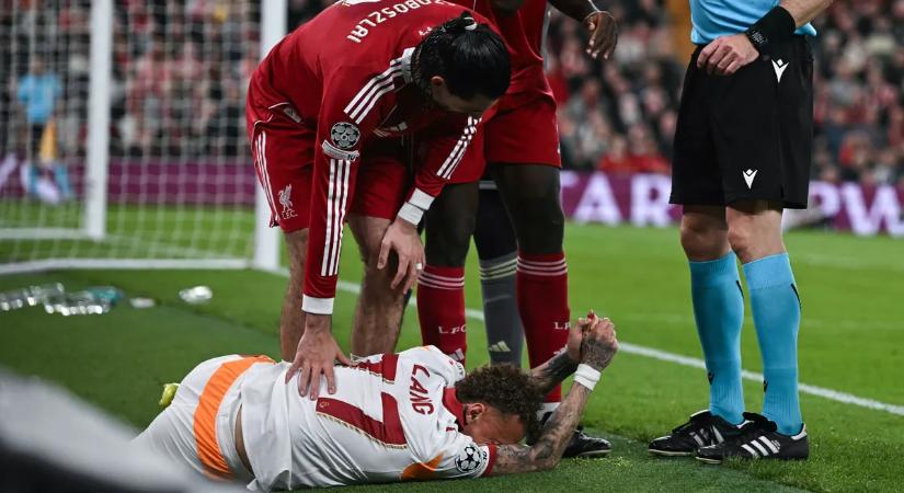 Horrorsérülés Liverpoolban: leszakadt a holland sztárjátékos ujja