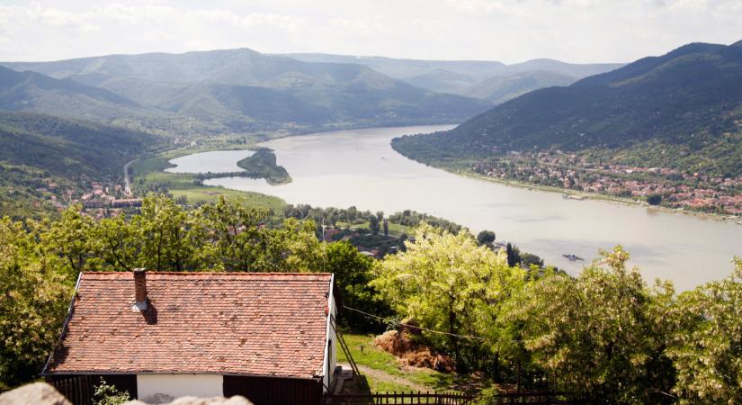 150 éves házból varázsolt csodát a legendás magyar színésznő: vidéki ékszerdobozban találta meg újra a boldogságát