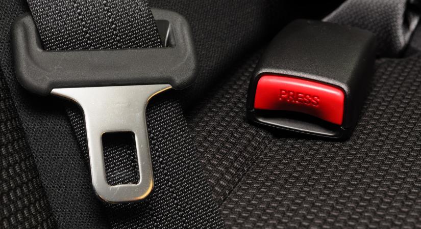 Megdöbbentő, mennyien mellőzik az autó legalapvetőbb biztonsági eszközét