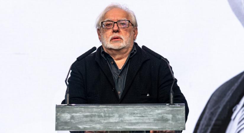 „Ízléstelennek tartom, hogy kézből odaadják a százezreket” – Verebes István a Kincsvadászokat és a Cápák közöttet kritizálta