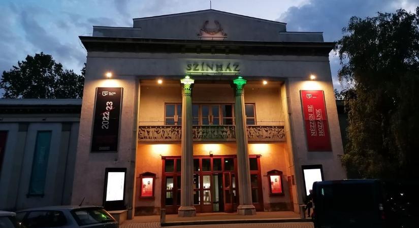 Mézesvölgyi Nyár: a Bartók Kamaraszínház előadása is a színpadon