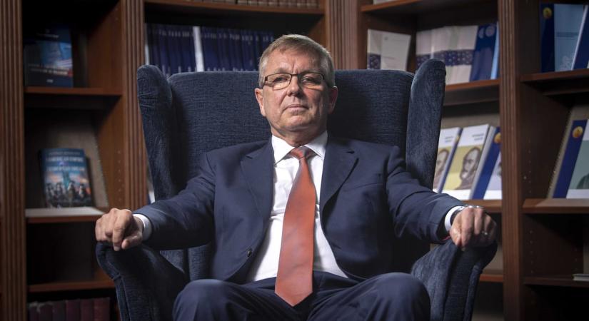 444: Matolcsy György 30 millióért újíttatta fel az MNB-székház elnöki mosdóját fia barátja cégével