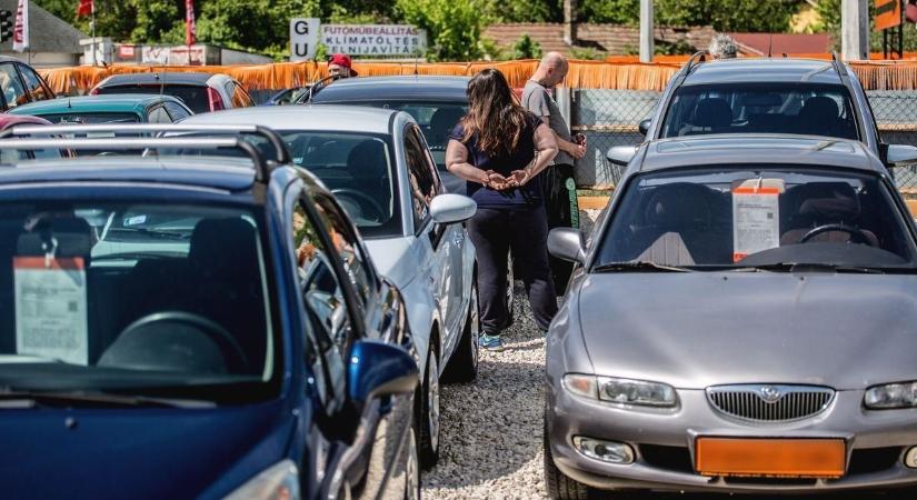 Meglepődsz, mennyi a lélektani határ autóra Hevesben – visznek mindent, ami befér a mágikus keretbe