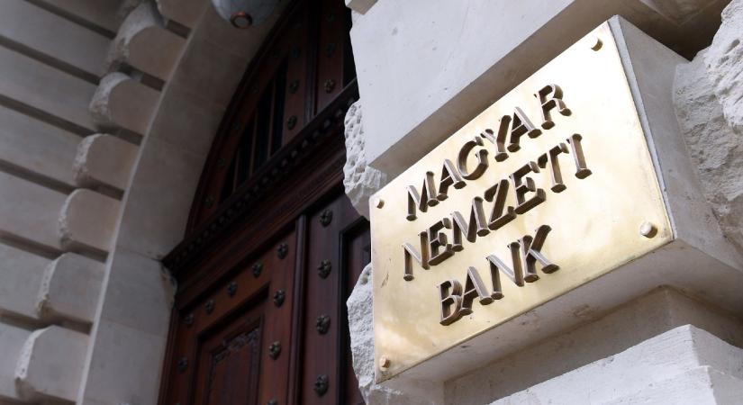 MNB-székházfelújítás: „aranybudi”, olasz márvány, ajtók milliárdokért