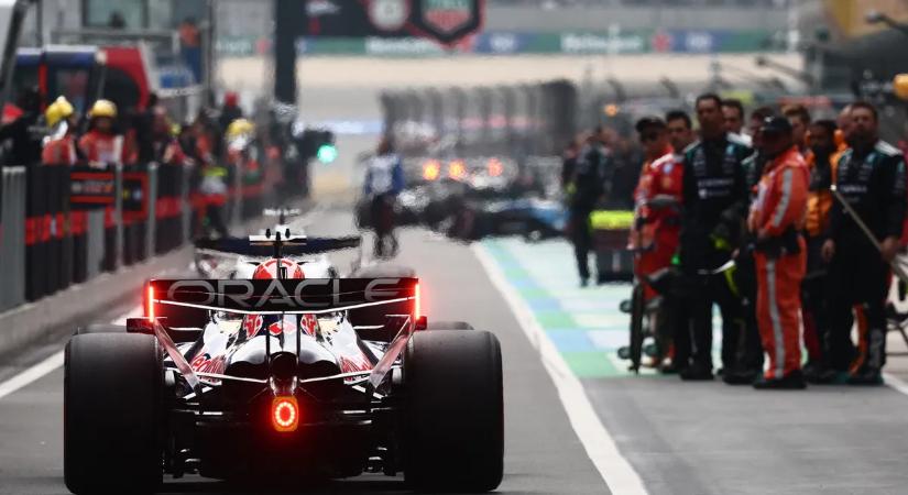 Botrány az F1-ben: milliókat buknak a csapatok, azonnali pénzt követelnek