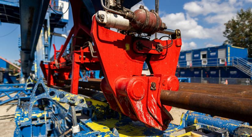 Mélyből jövő energia: geotermikus beruházás indul Mezőcsáton