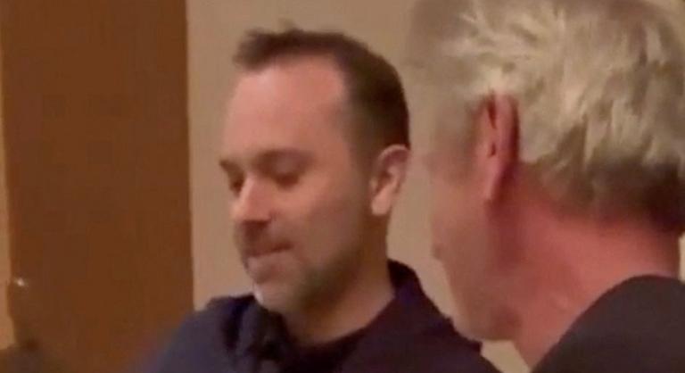 Különleges ajándékkal lepték meg az ukránok Sean Pennt, ha már nem ment az Oscar-gálára