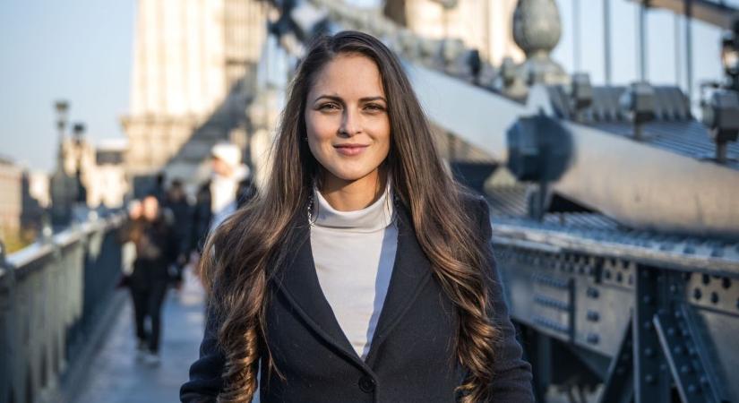 „Csak az országnak van határa, a nemzetnek nincs!” – Fazekas Csilla szívhez szóló dalt énekelt