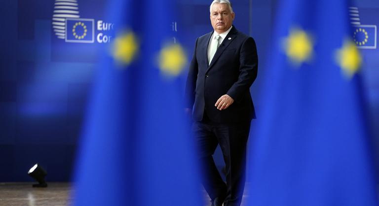 Orbán Viktor és Donald Trump már megint az EU-csúcs előtt téríti el annak a fő témáját