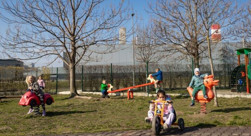 Bővít a kecskeméti Mercedes-Benz Gyár – még több bölcsődei és óvodai férőhelyet biztosít munkavállalói gyermekei számára