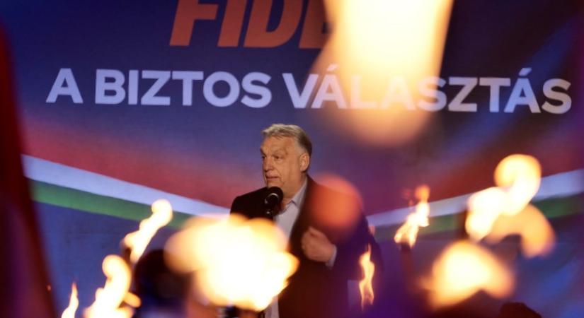 Magyar Péter: Orbán patyomkin színháza leomlott, miután buszoztatott honfitársaink bevallották, hogy a Fidesz fizeti őket