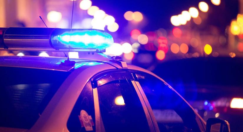 Súlyos baleset: rendőröket ütöttek el a 8-as főúton