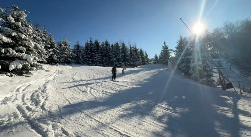 Mintegy 50 ezren síeltek a 2025–2026-os síszezonban a Mátraszentistváni Síparkban