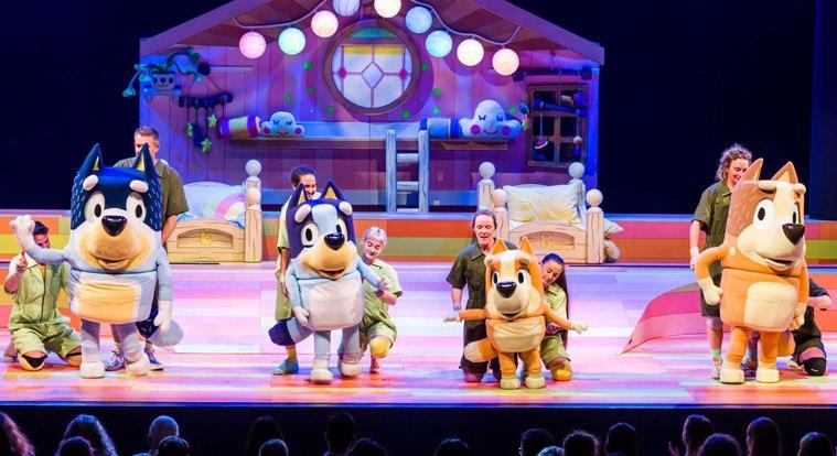 Megérkezett a Bluey nagy színdarabja Disney-ra, életre kelnek a család kedvenc rajzfilmfigurai