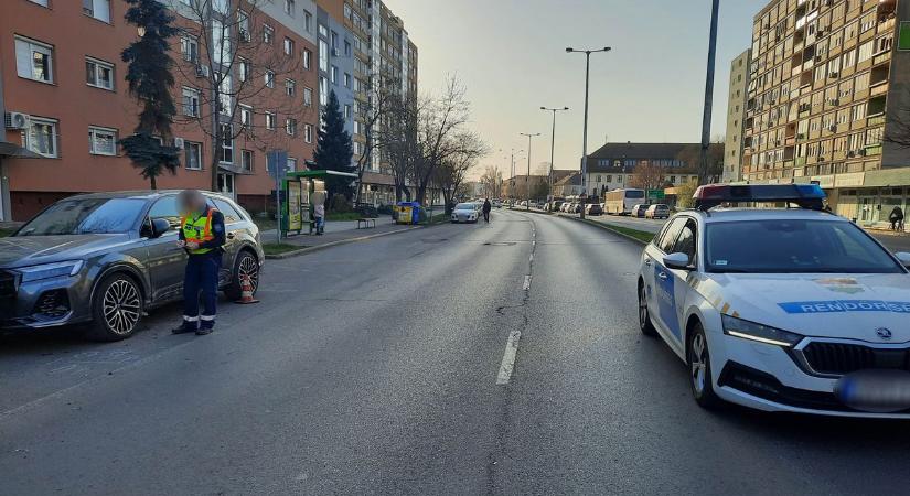 Baleset Nyíregyházán: hármas karambol történt (fotókkal)