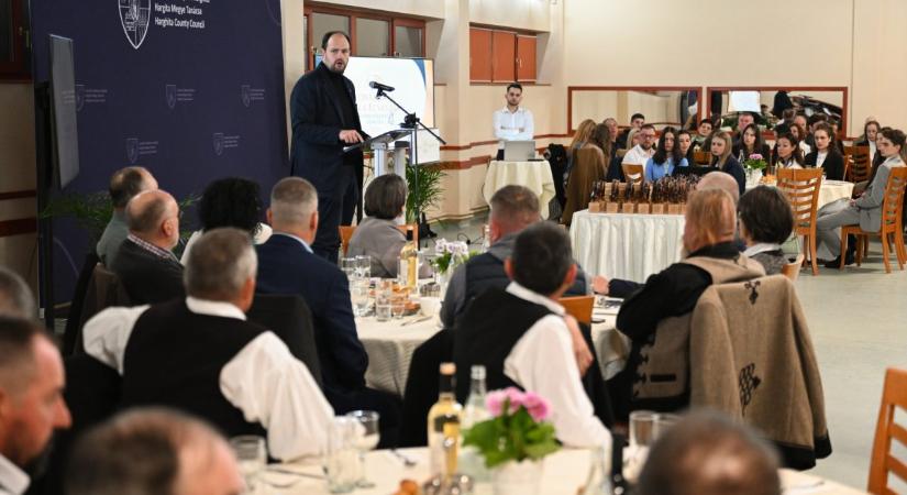 Nacsa Lőrinc: A nemzetpolitikai államtitkárság idén is meghirdeti a Kárpát-medencei Lovas Programot