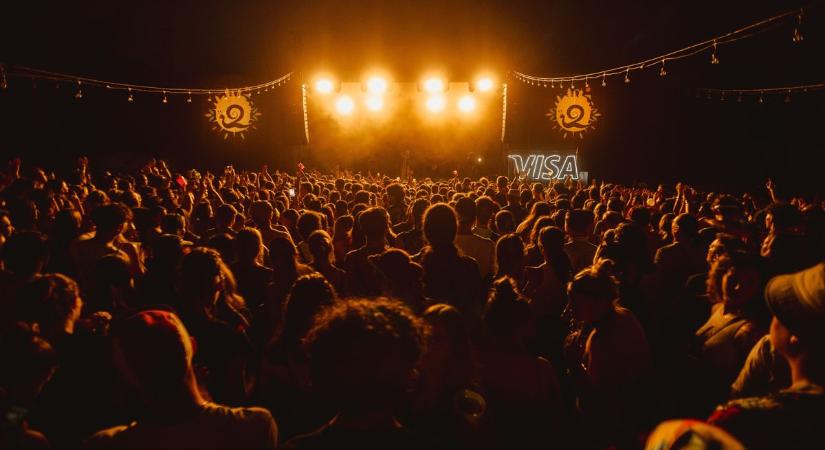 José González varázsolja el a közönséget a Művészetek Völgye jubileumán