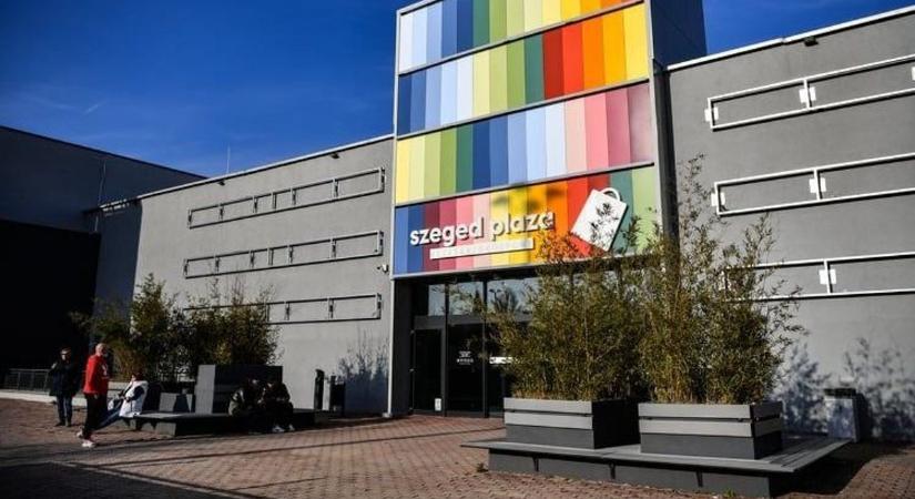 Fontos változás jön a Szeged Plázában: teljesen átalakul a parkolás a mélygarázsban