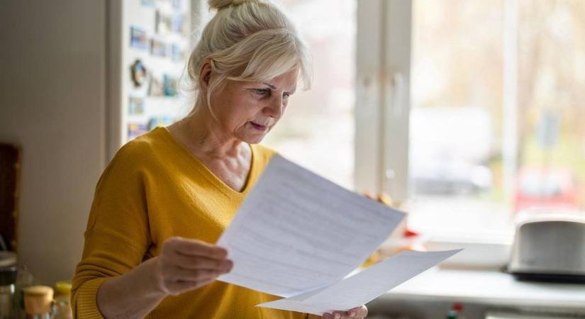 Ideiglenes özvegyi nyugdíj: kinek jár, meddig és mekkora összegre lehet számítani?