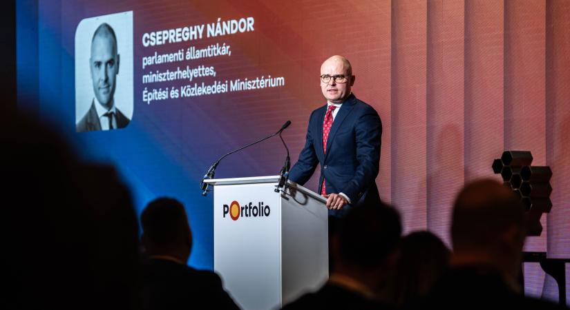 Csepreghy: közvetlen megrendelőként, beruházóként és jogalkotóként is támogathatja a kormány az építőipart