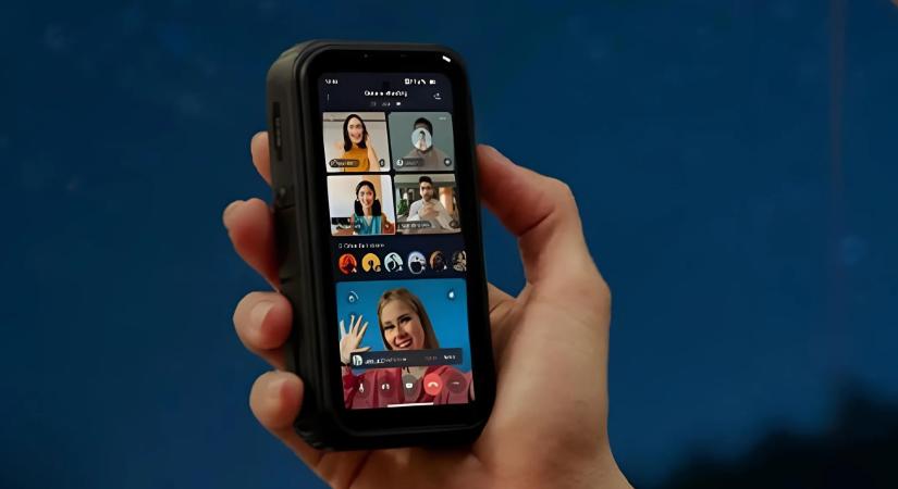 4 colos strapamobillal készül a Fossibot