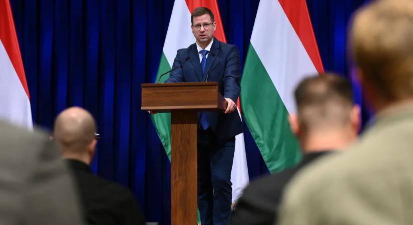 Gulyás Gergely: Három ukrán állampolgárt kitilt a kormány Magyarországról