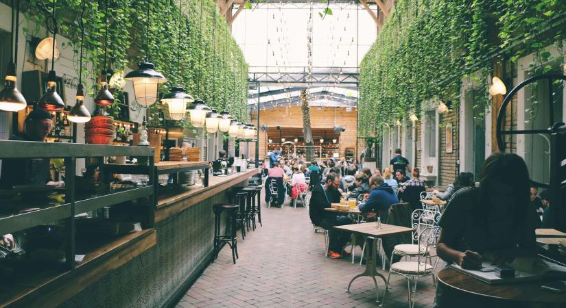 Az éttermek hamarosan igényelhetik az 55 millió forintos hitelt és vissza nem térítendő támogatást