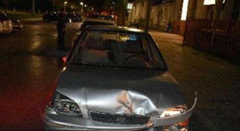 Autós üldözés Pécsen: ittasan, jogsi nélkül tarolta le a belvárost a fiatal ámokfutó (FOTÓK)