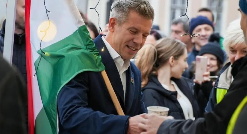 Magyar Péter szerint Orbán Viktor saját „vándorcirkuszt” gründolt az adófizetők pénzén