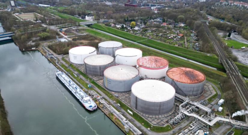 A kormány kész harcolni az olcsó orosz kőolajért és földgázért