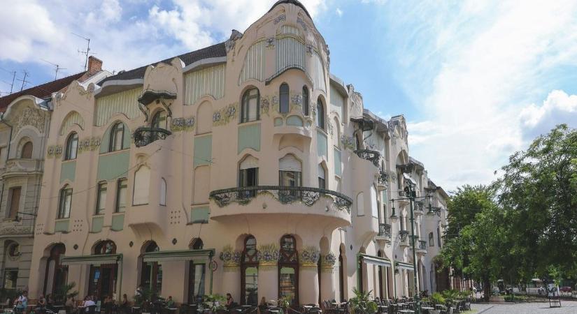 Megszólalnak a fanfárok a Reök-palota erkélyén: különleges hét veszi kezdetét Szegeden