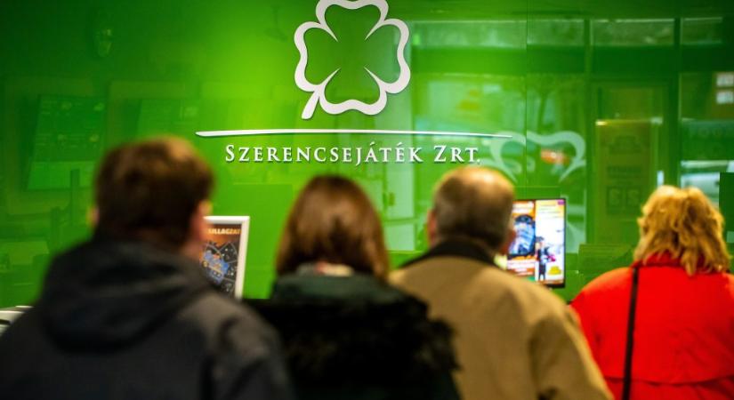 Klónozott bankkártyákkal, lottózókban üríthették le banki ügyfelek számláit