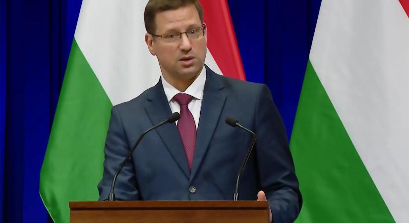 Gulyás Gergely szerint tragikus lenne, ha lemondanánk az orosz kőolajról és földgázról vagy Molt külföldi kézbe adnánk