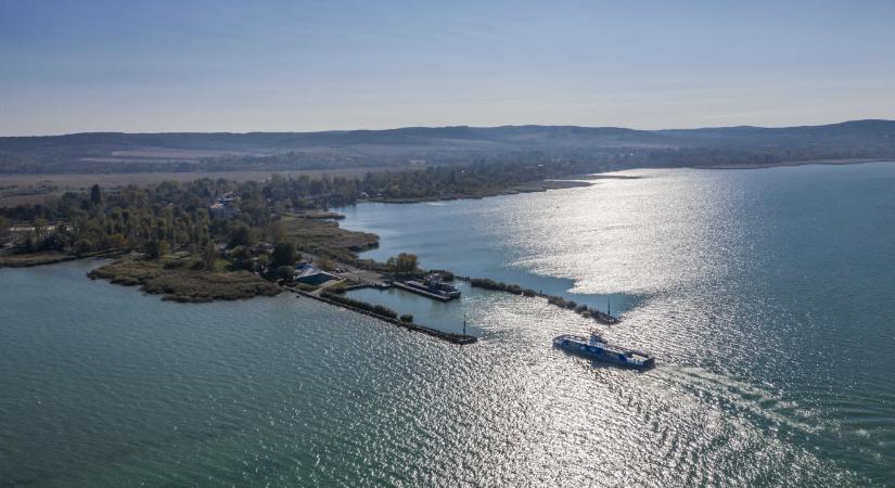 Olyan dühös lett egy férfi, amiért hajnalban nem jár a komp, hogy törni-zúzni kezdett