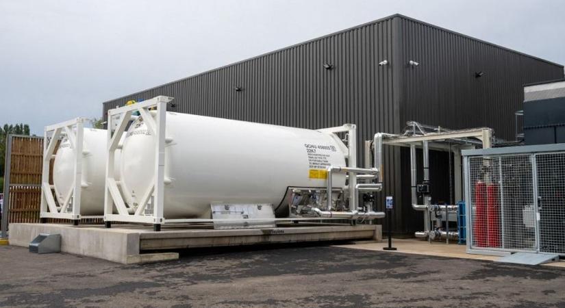 Óriási a riadalom: mindenhez csip kell, a csiphez meg egy gáz, amit elzár az iráni háború