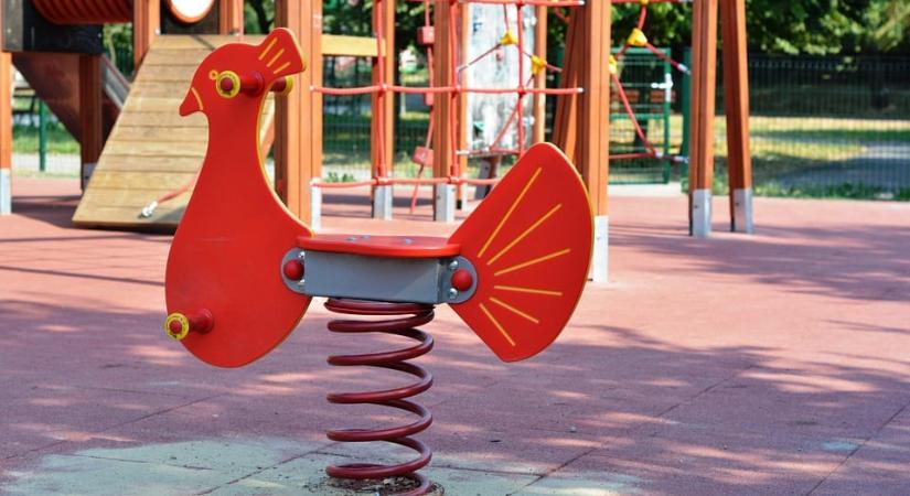 A játszóterek 33 százalékánál állapítottak meg jogsértést 2025-ben