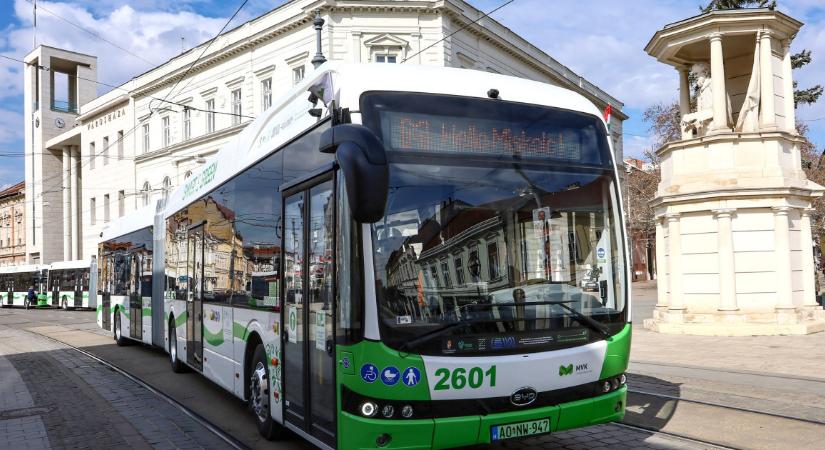Kínai elektromos csuklós buszok érkeztek