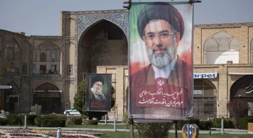 Megszólalt Irán új legfelsőbb vezetője: vérfagyasztó üzenetet küldött Amerikának