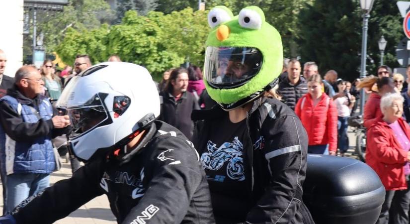 Feldübörög a főtér – több száz motoros találkozik Makón