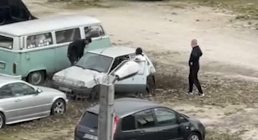 Szabadnapján fogott el egy zuglói rendőr két körözött személyt, gyanús viselkedést látott az erkélyéről