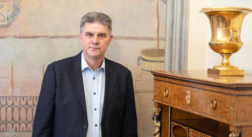 Fertőszögi Péter kincsvadász a képzőművészet szerelmes rabjairól