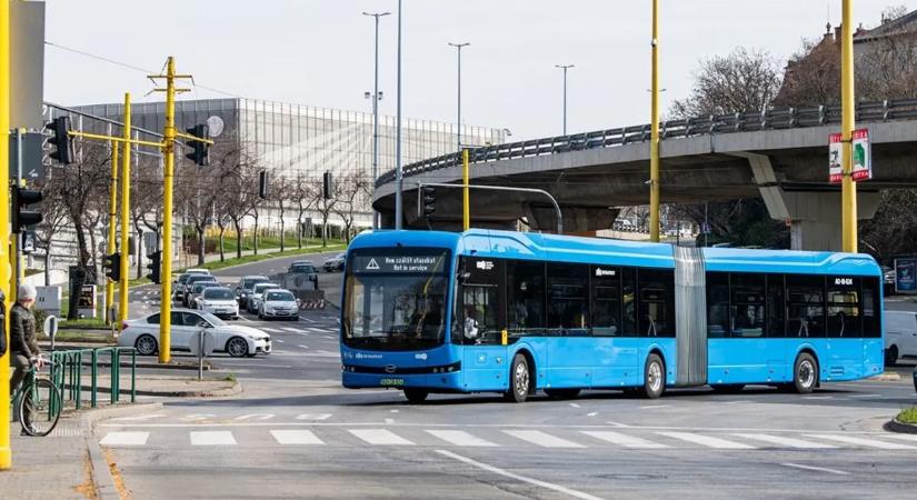 Új elektromos csuklós buszok érkeznek a fővárosba
