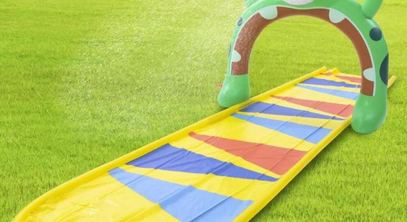 Kültéri játékok és vízi matracok