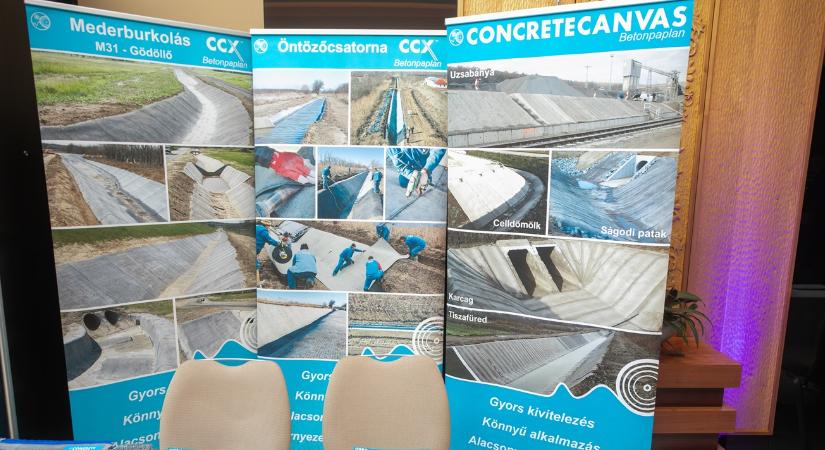 Betonpaplan az öntözőcsatornában: csavard fel a szőnyeget!