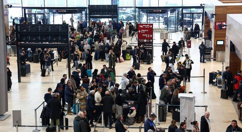 Közel 450 járatot töröltek a berlini repülőtéren a sztrájk miatt