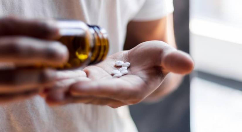 Figyelmeztetés érkezett egy gyomorégés elleni gyógyszerről: hazavágja a szívet és a csontokat