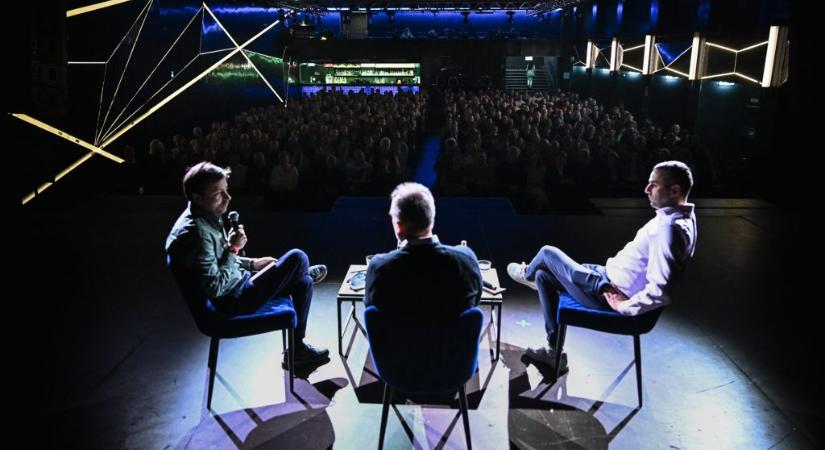 Élő eseményen kérdeztük Török Gábort a választásról – galéria