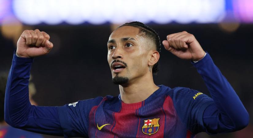 Igazán megható: a Barca sztárja kisfiának adta a meccs legjobbjának járó díjat