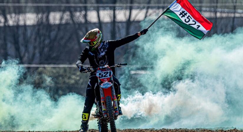 Szvoboda Bencére emlékeztek Piliscséven - Újra szól az 521-es